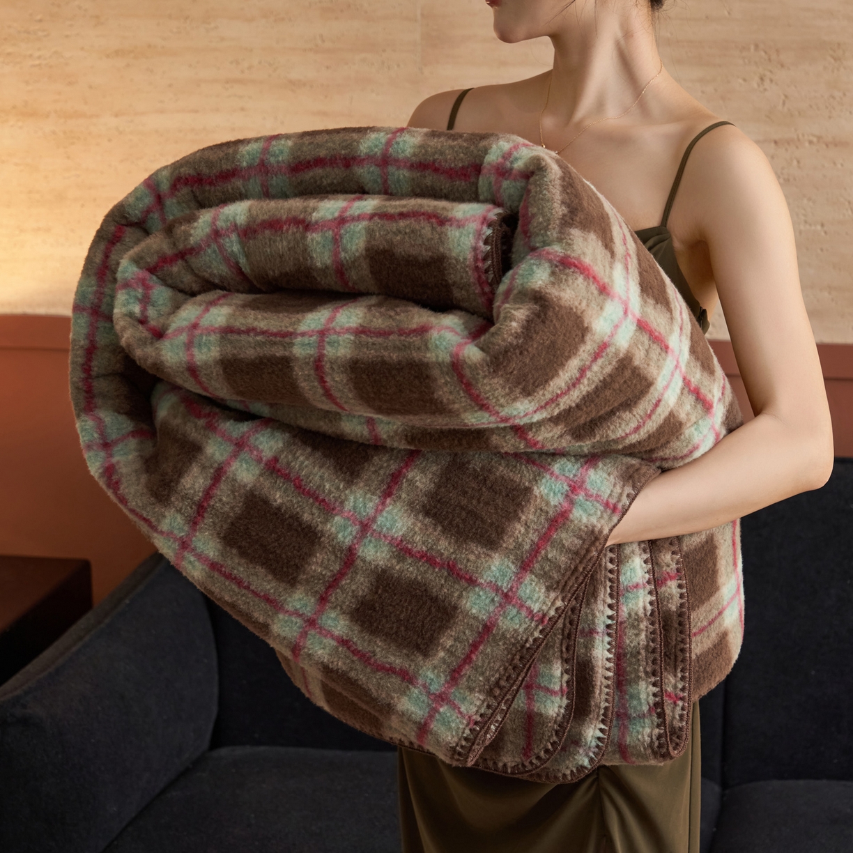 91家纺网 家纺一手货源 找家纺 寐绸家纺 2025新款230g双层羊绒牛奶绒毛毯 双层毛毯-慕池格