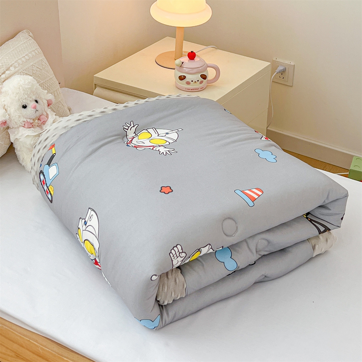 91家纺网 家纺一手货源 找家纺 （总）名兮家居 2025新款经典奥特曼三丽鸥豆豆被被子被芯