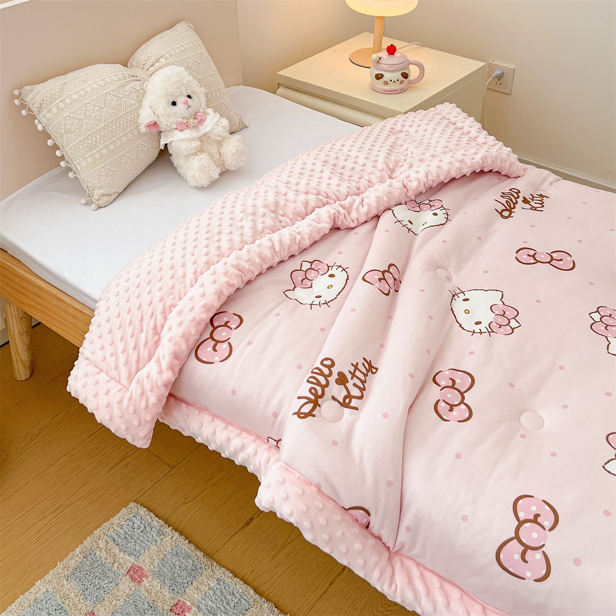 91家纺网 家纺一手货源 找家纺 名兮家居 2025新款经典奥特曼三丽鸥豆豆被被子被芯 呆萌kt