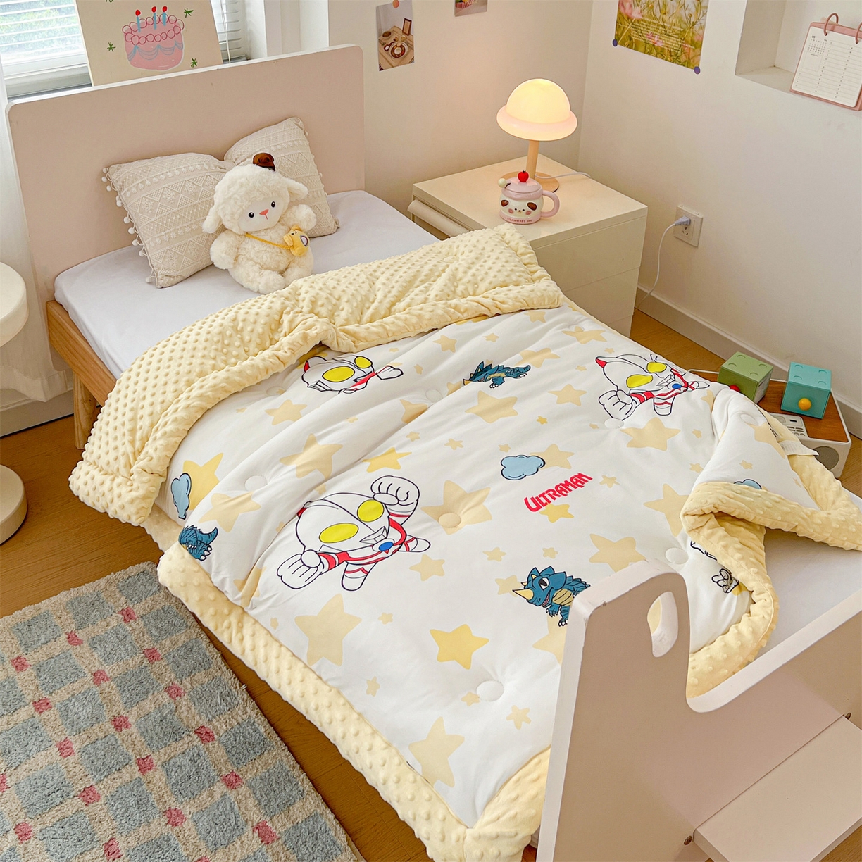 91家纺网 家纺一手货源 找家纺 名兮家居 2025新款经典奥特曼三丽鸥豆豆被被子被芯 星星奥特曼