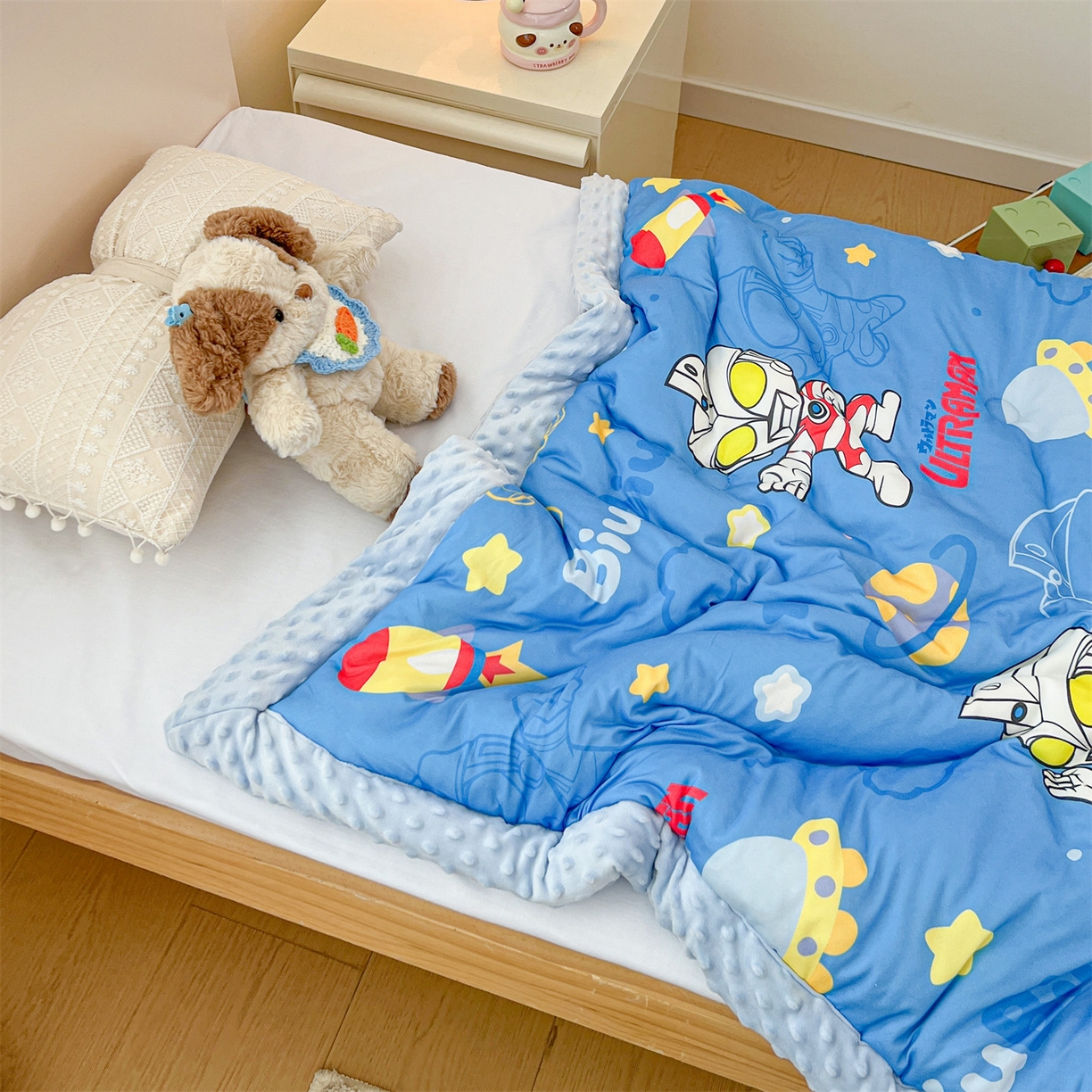 91家纺网 家纺一手货源 找家纺 名兮家居 2025新款经典奥特曼三丽鸥豆豆被被子被芯 光线王子