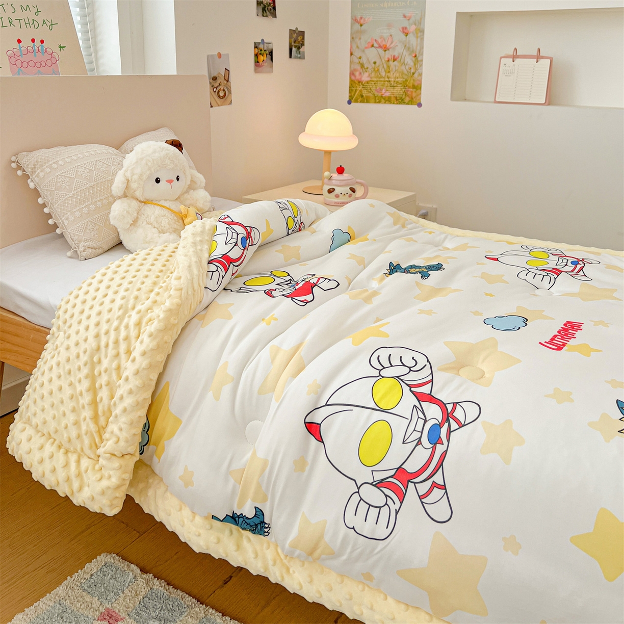 91家纺网 家纺一手货源 找家纺 名兮家居 2025新款经典奥特曼三丽鸥豆豆被被子被芯 星星奥特曼