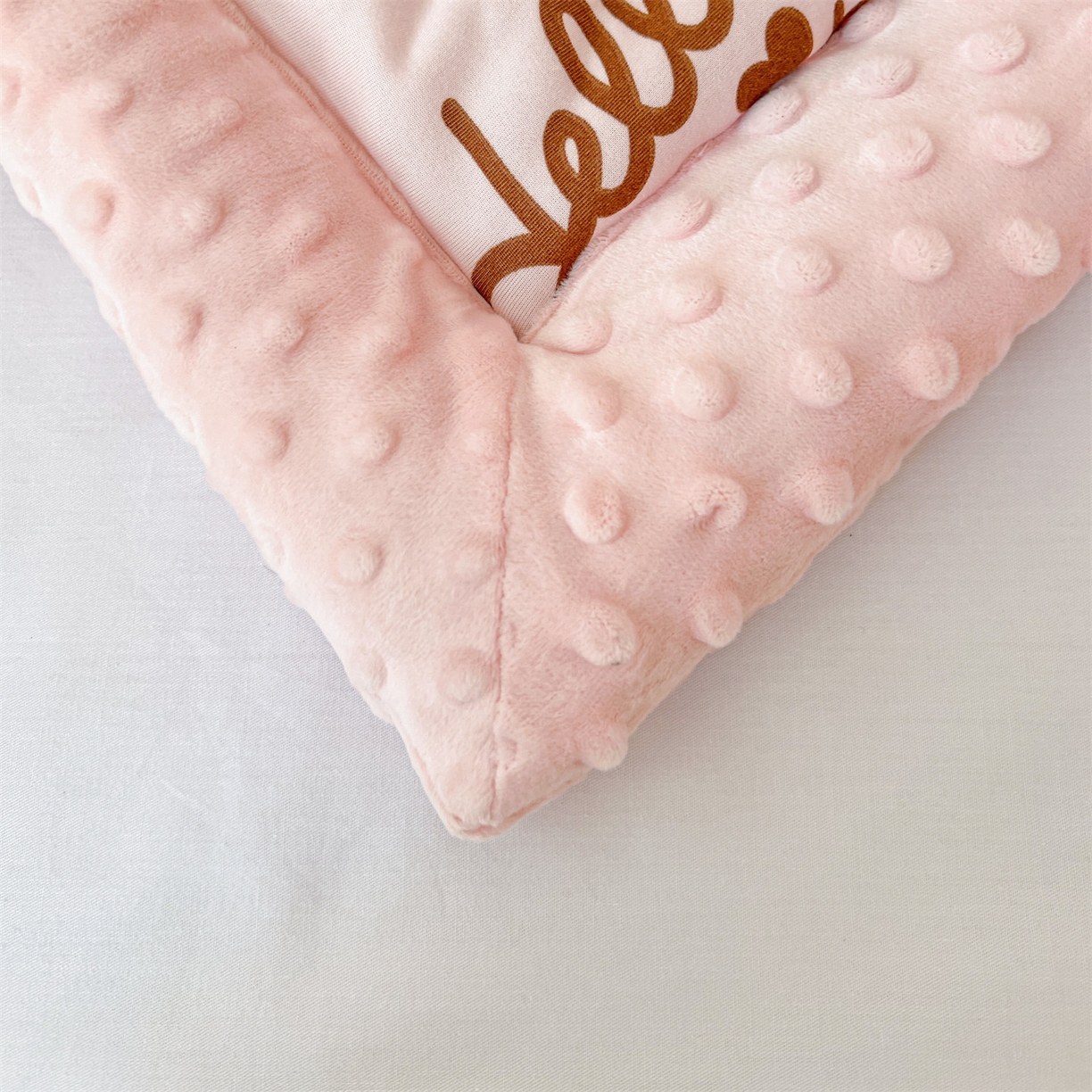 91家纺网 家纺一手货源 找家纺 名兮家居 2025新款经典奥特曼三丽鸥豆豆被被子被芯 呆萌kt