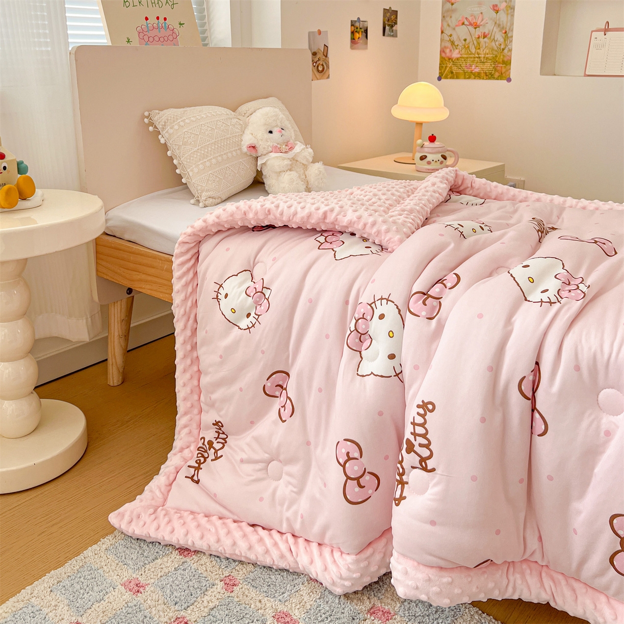 91家纺网 家纺一手货源 找家纺 名兮家居 2025新款经典奥特曼三丽鸥豆豆被被子被芯 呆萌kt