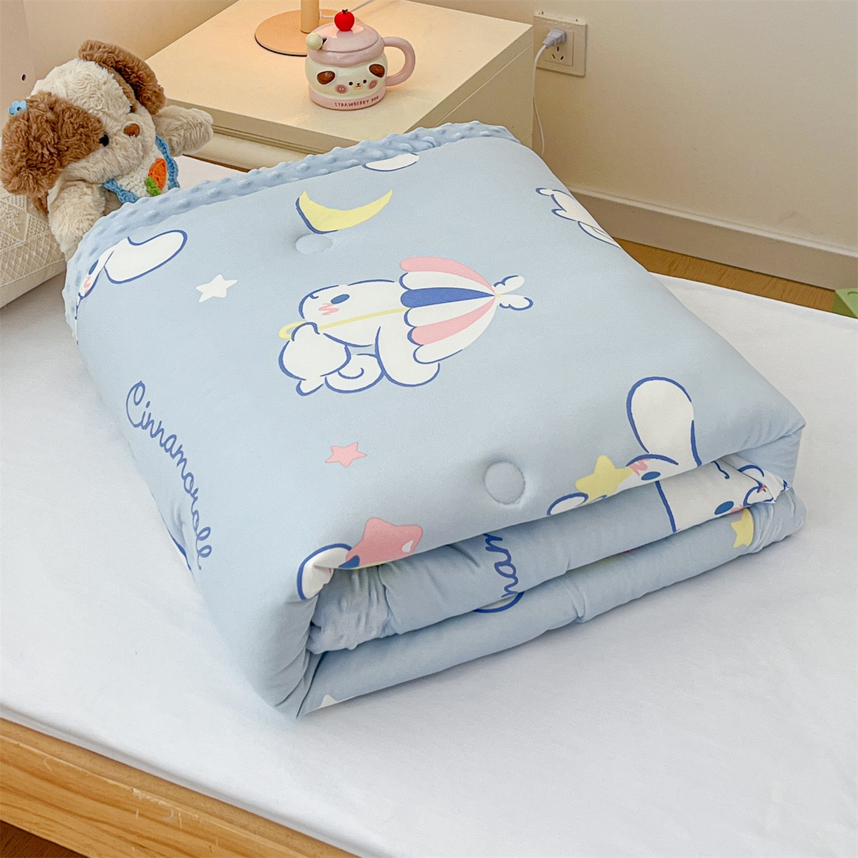 91家纺网 家纺一手货源 找家纺 （总）名兮家居 2025新款经典奥特曼三丽鸥豆豆被被子被芯