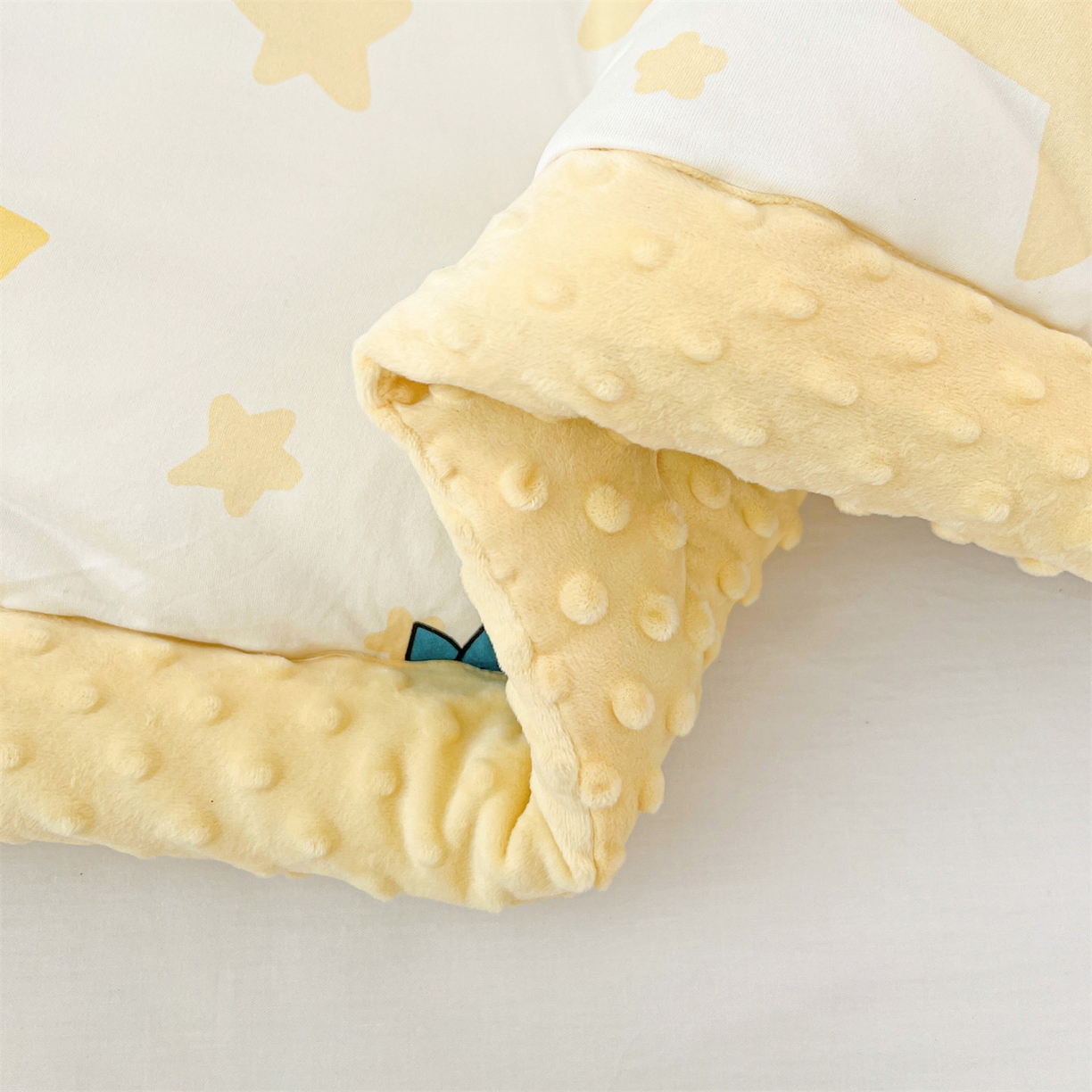 91家纺网 家纺一手货源 找家纺 名兮家居 2025新款经典奥特曼三丽鸥豆豆被被子被芯 星星奥特曼