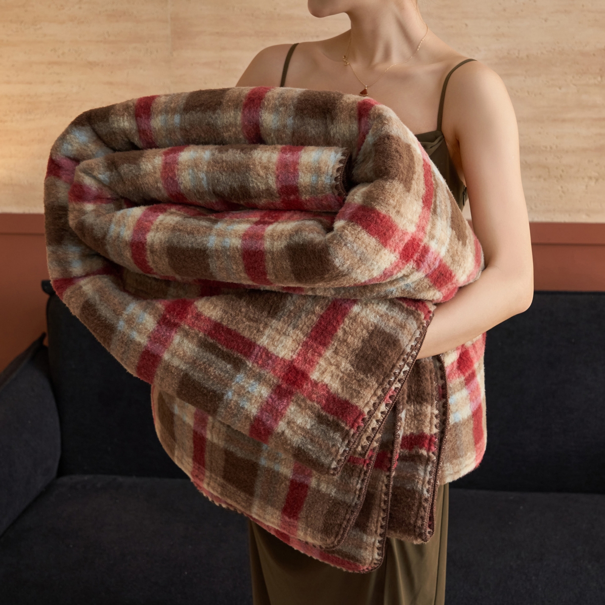 91家纺网 家纺一手货源 找家纺 寐绸家纺 2025新款230g双层羊绒牛奶绒毛毯 双层毛毯-苏格兰格