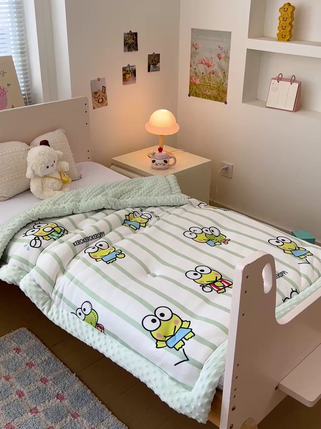 91家纺网 家纺一手货源 找家纺 名兮家居 2025新款经典奥特曼三丽鸥豆豆被被子被芯 条纹大眼蛙