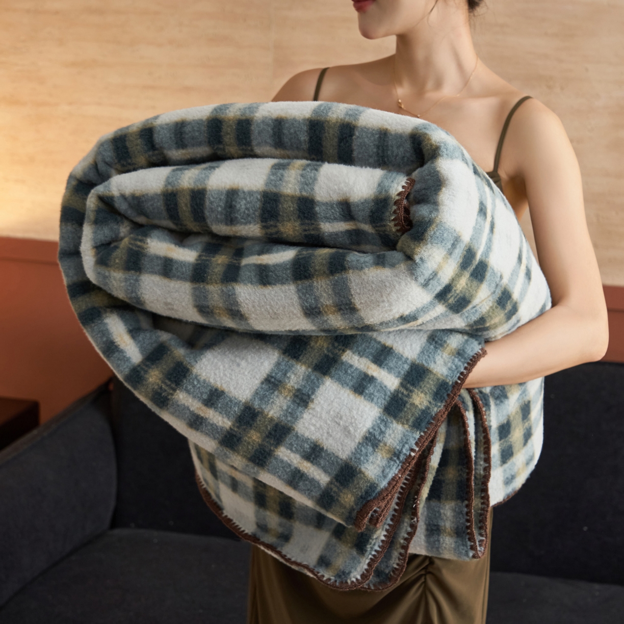 91家纺网 家纺一手货源 找家纺 寐绸家纺 2025新款230g双层羊绒牛奶绒毛毯 双层毛毯-威尔士亲格