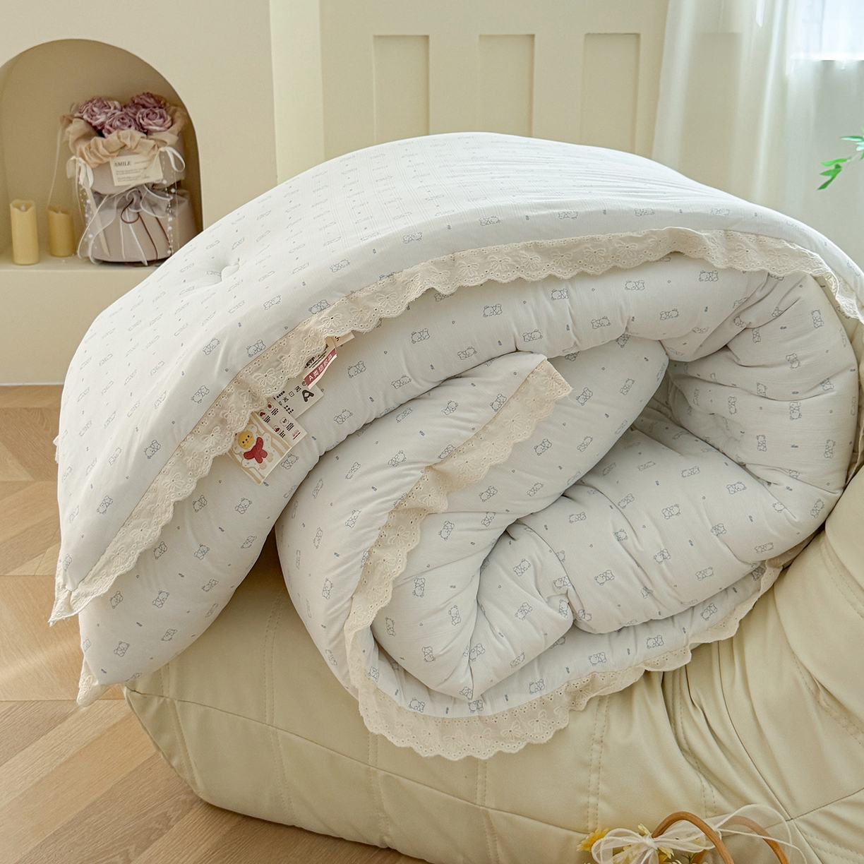 91家纺网 家纺一手货源 找家纺 缔锦家纺 2025新款全棉花边提花被被子被芯 小熊乐园