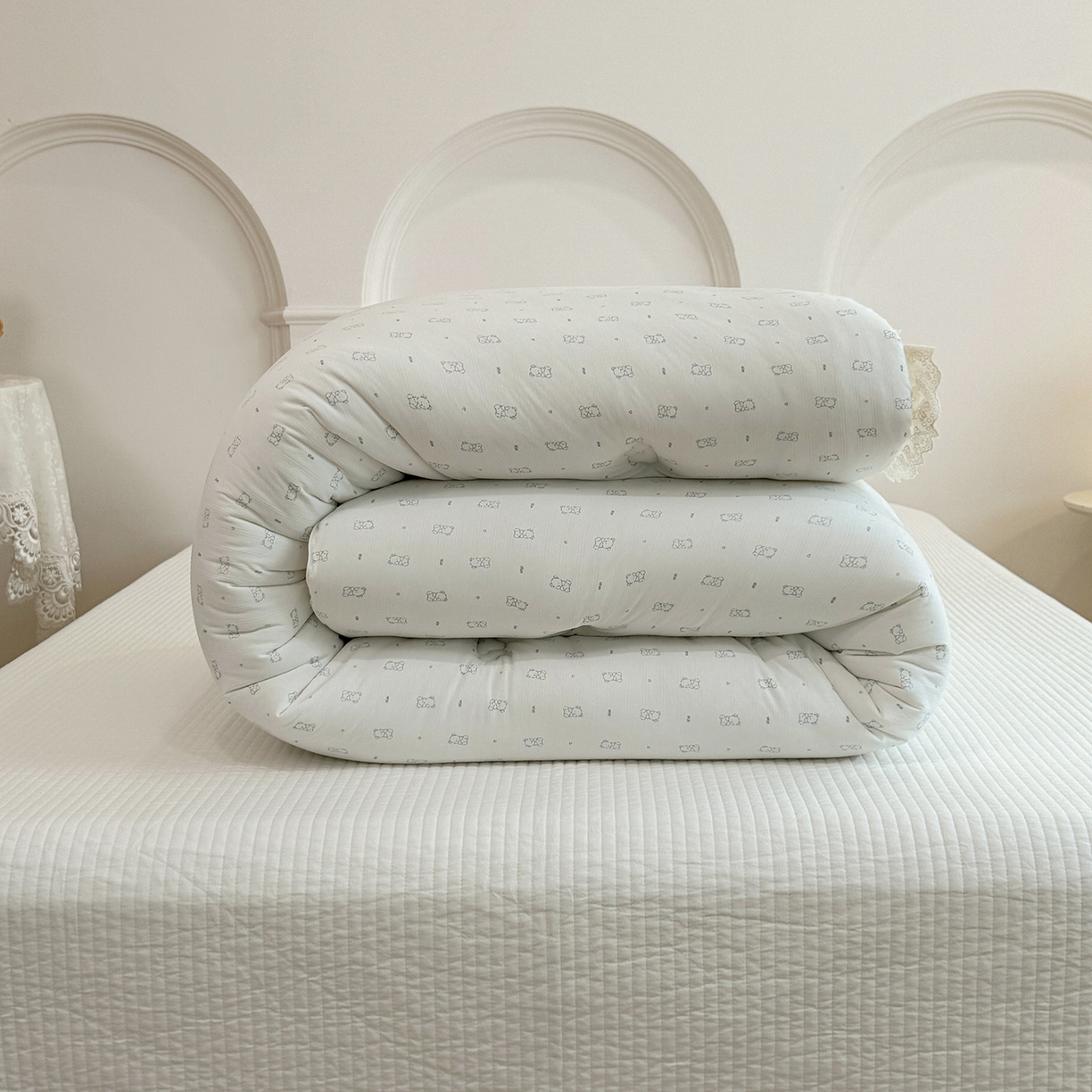 91家纺网 家纺一手货源 找家纺 缔锦家纺 2025新款全棉花边提花被被子被芯 小熊乐园