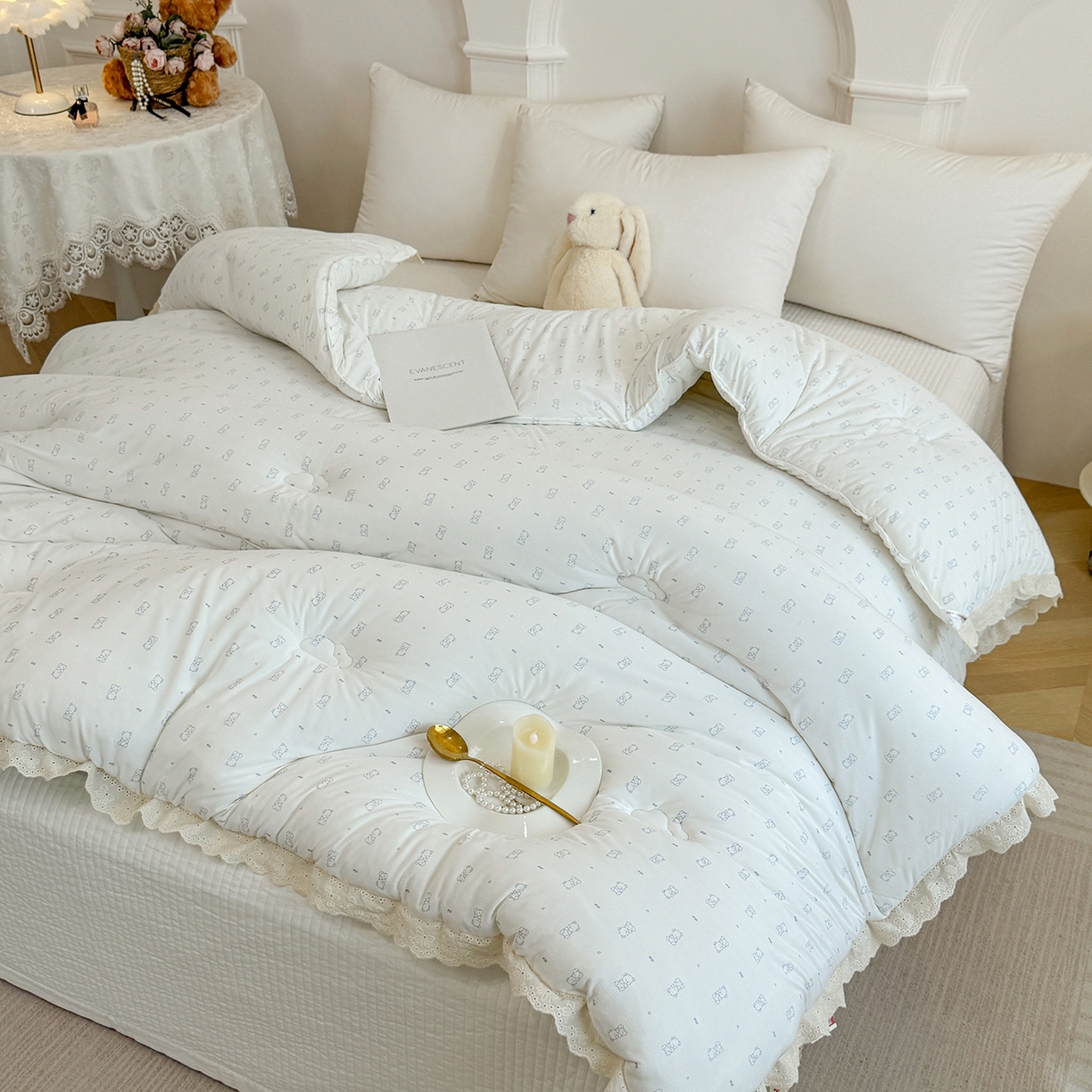 91家纺网 家纺一手货源 找家纺 缔锦家纺 2025新款全棉花边提花被被子被芯 小熊乐园