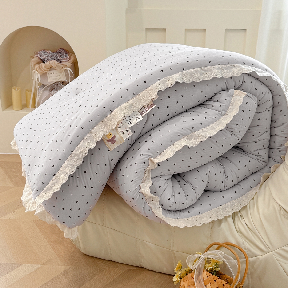 91家纺网 家纺一手货源 找家纺 缔锦家纺 2025新款全棉花边提花被被子被芯 香依兰