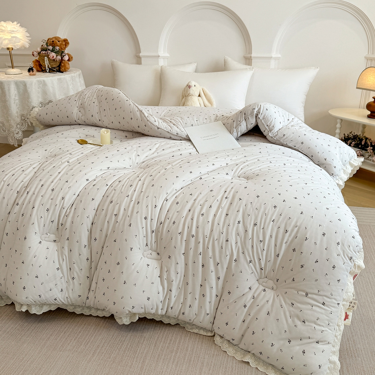 91家纺网 家纺一手货源 找家纺 缔锦家纺 2025新款全棉花边提花被被子被芯 寻意