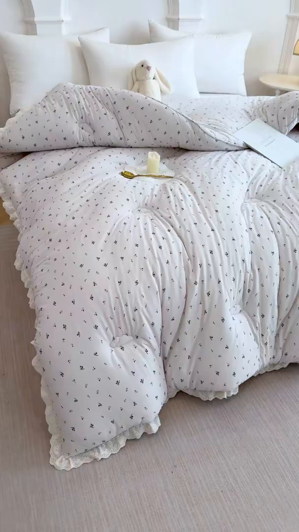 91家纺网 家纺一手货源 找家纺 缔锦家纺 2025新款全棉花边提花被被子被芯 寻意