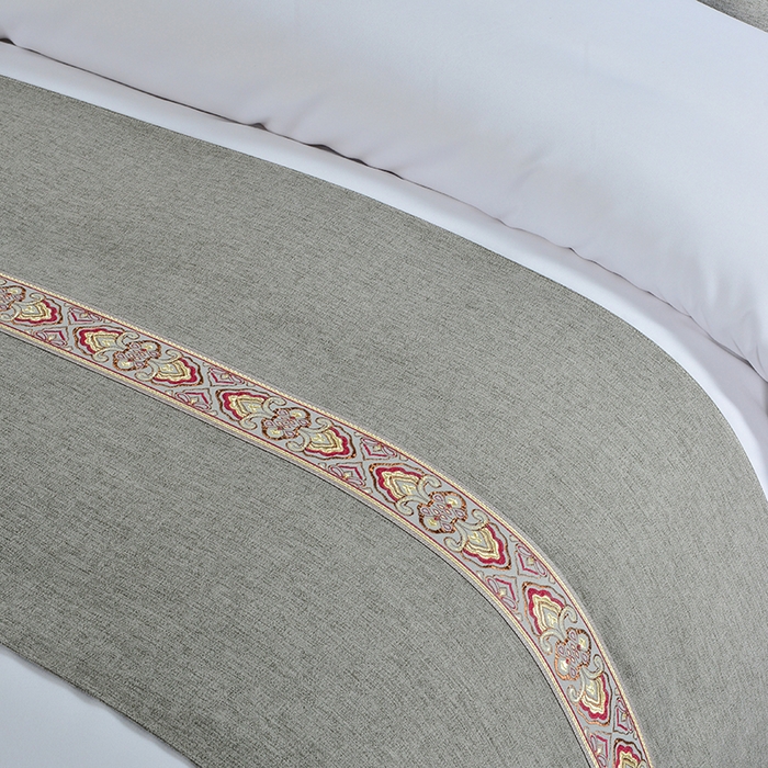 91家纺网 家纺一手货源 找家纺 万花酒店布草 2025新款纯色双拼织带床尾巾 织带灰