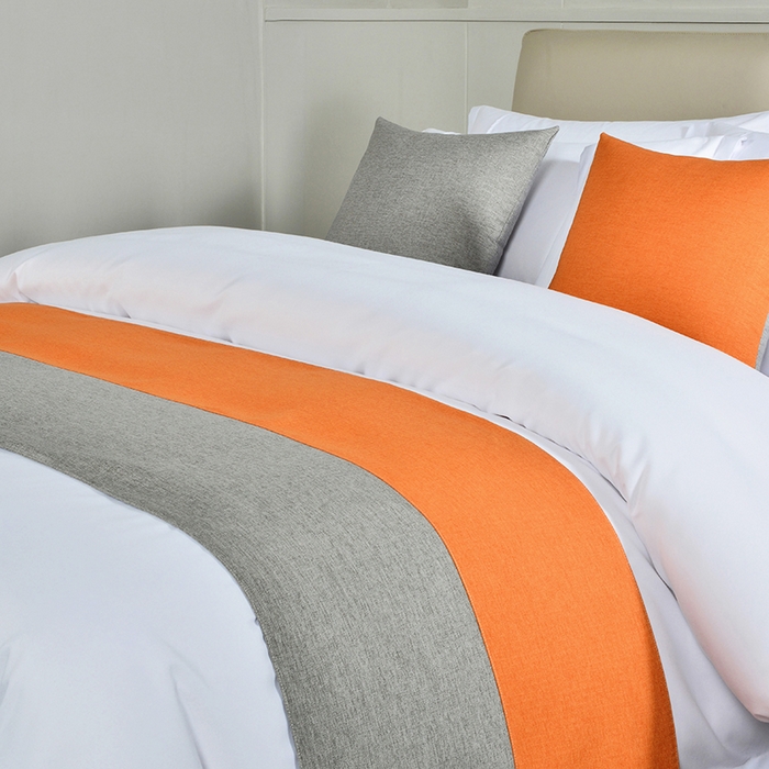 91家纺网 家纺一手货源 找家纺 万花酒店布草 2025新款纯色双拼织带床尾巾 双拼橙+灰