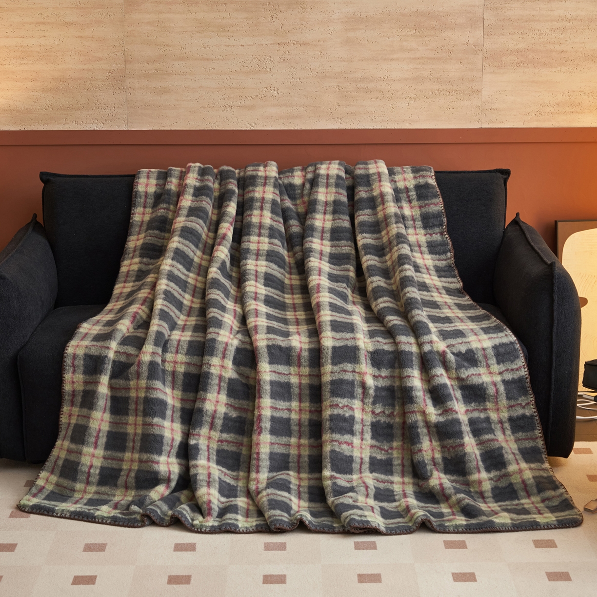 91家纺网 家纺一手货源 找家纺 寐绸家纺 2025新款230g双层羊绒牛奶绒毛毯 双层毛毯-雾里青格