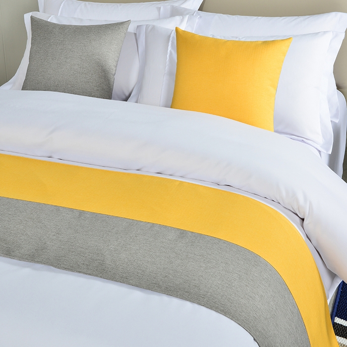 91家纺网 家纺一手货源 找家纺 万花酒店布草 2025新款纯色双拼织带床尾巾 双拼黄+灰