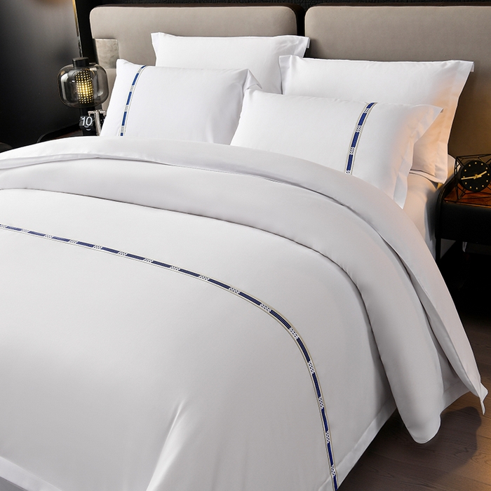 91家纺网 家纺一手货源 找家纺 万花酒店布草 2025新款酒店民宿专用四件套 经典蓝色彩条普通款