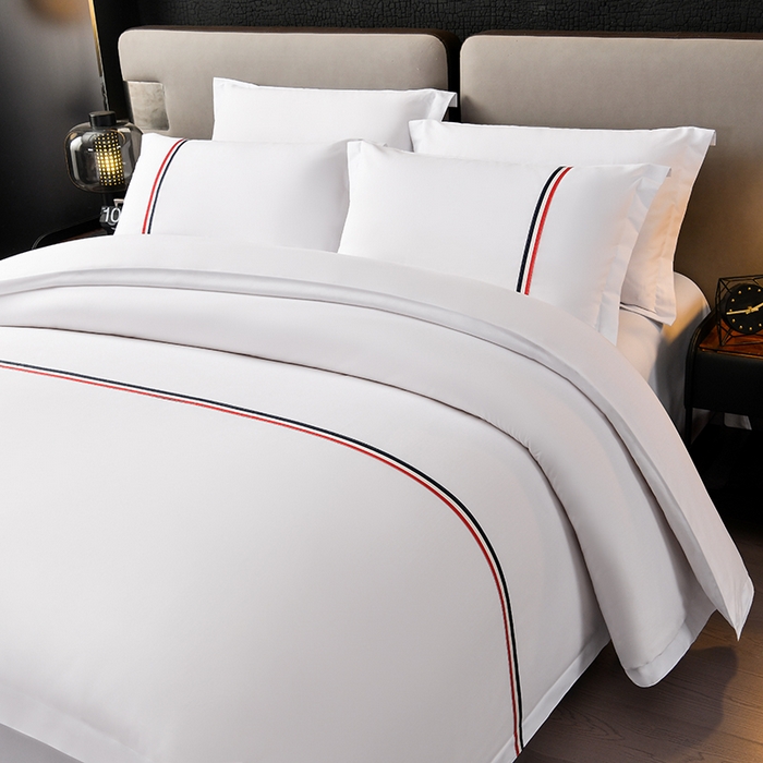 91家纺网 家纺一手货源 找家纺 万花酒店布草 2025新款酒店民宿专用四件套 红蓝彩条普通款