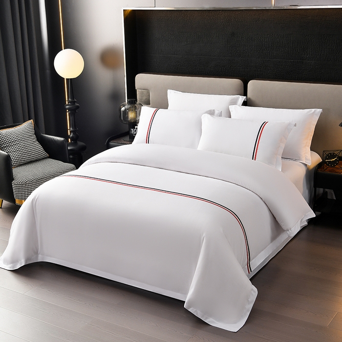 91家纺网 家纺一手货源 找家纺 万花酒店布草 2025新款酒店民宿专用四件套 红蓝彩条普通款