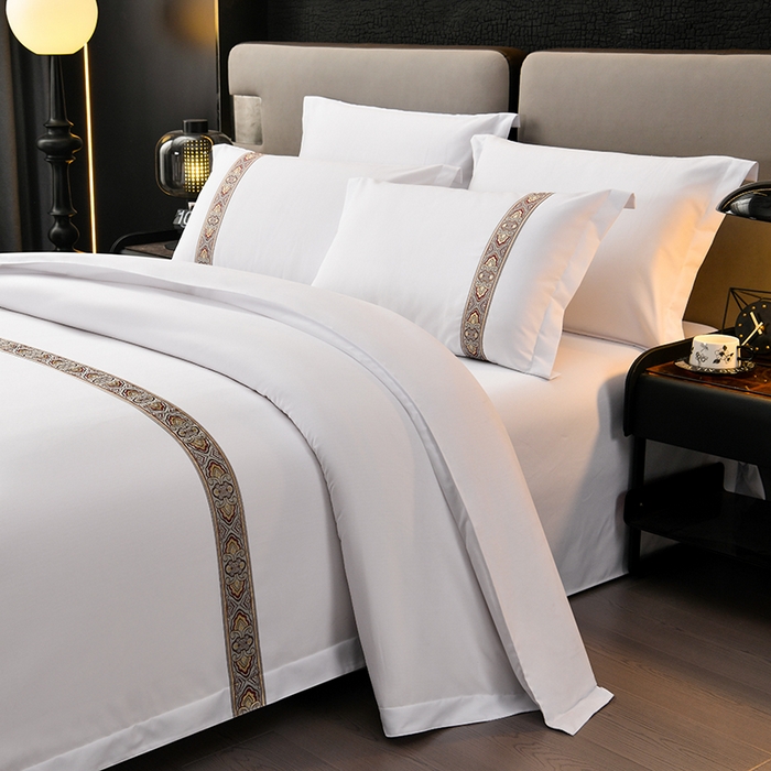 91家纺网 家纺一手货源 找家纺 万花酒店布草 2025新款酒店民宿专用四件套 紫色彩条加厚款