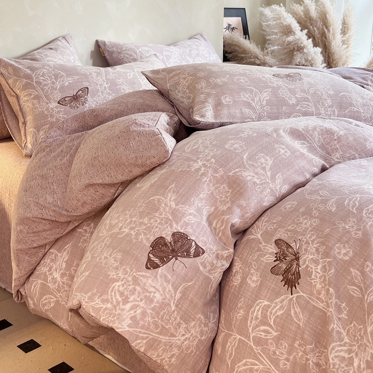 91家纺网 家纺一手货源 找家纺 灿哈家纺 2025新款复古风仿麻四件套 蝶舞