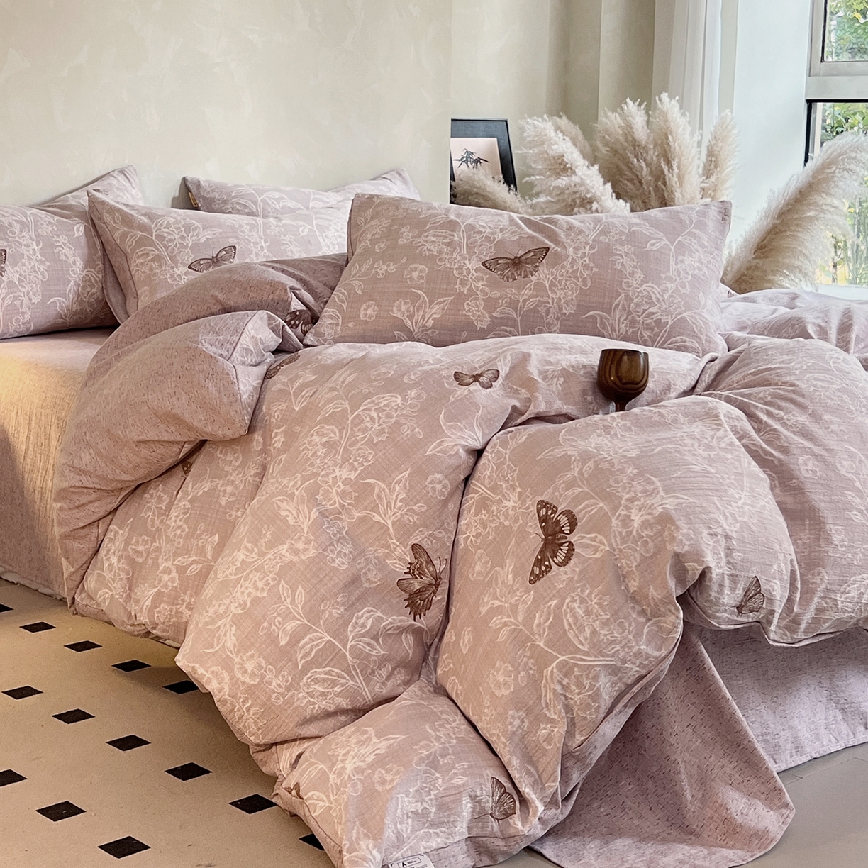 91家纺网 家纺一手货源 找家纺 灿哈家纺 2025新款复古风仿麻四件套 蝶舞