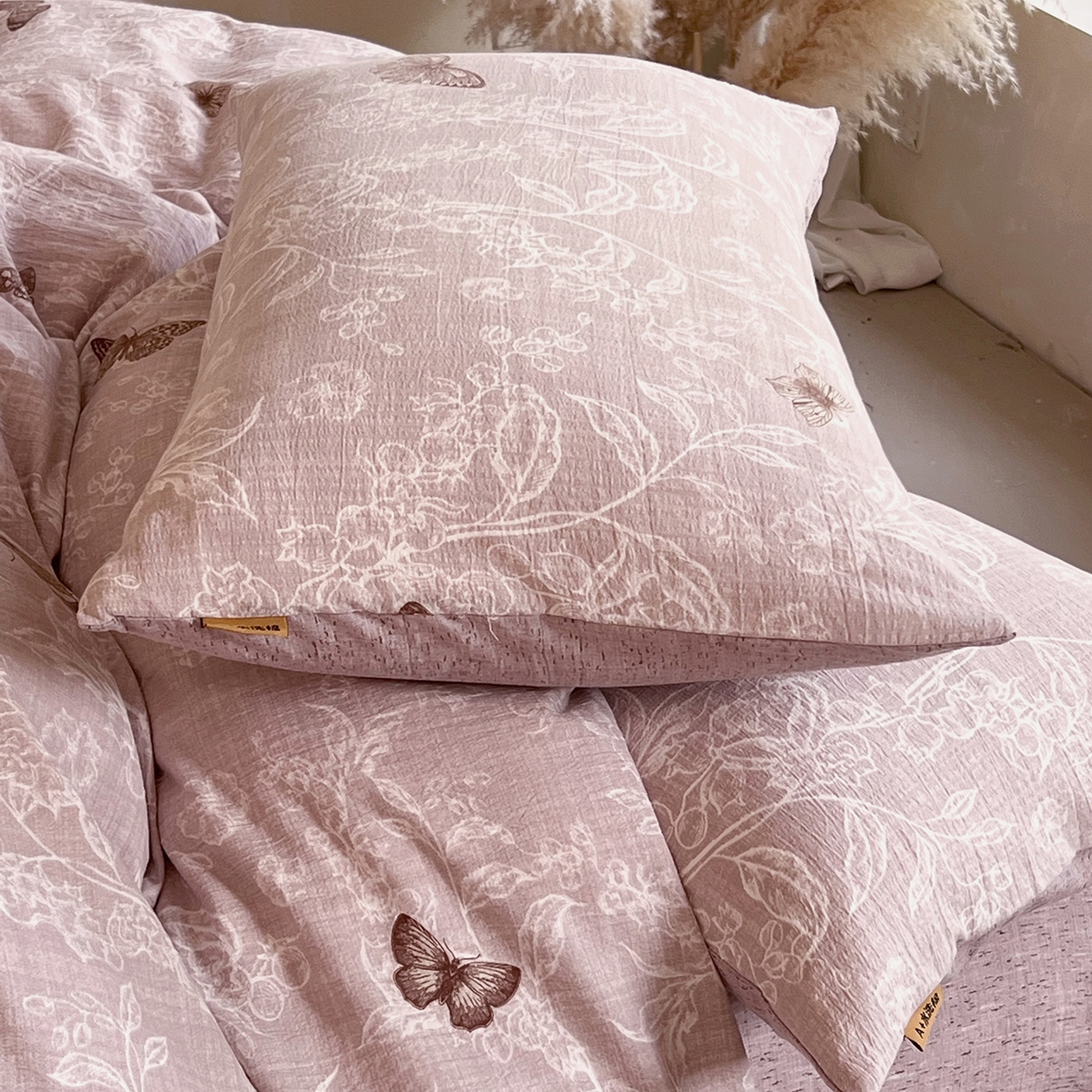 91家纺网 家纺一手货源 找家纺 灿哈家纺 2025新款复古风仿麻四件套 蝶舞