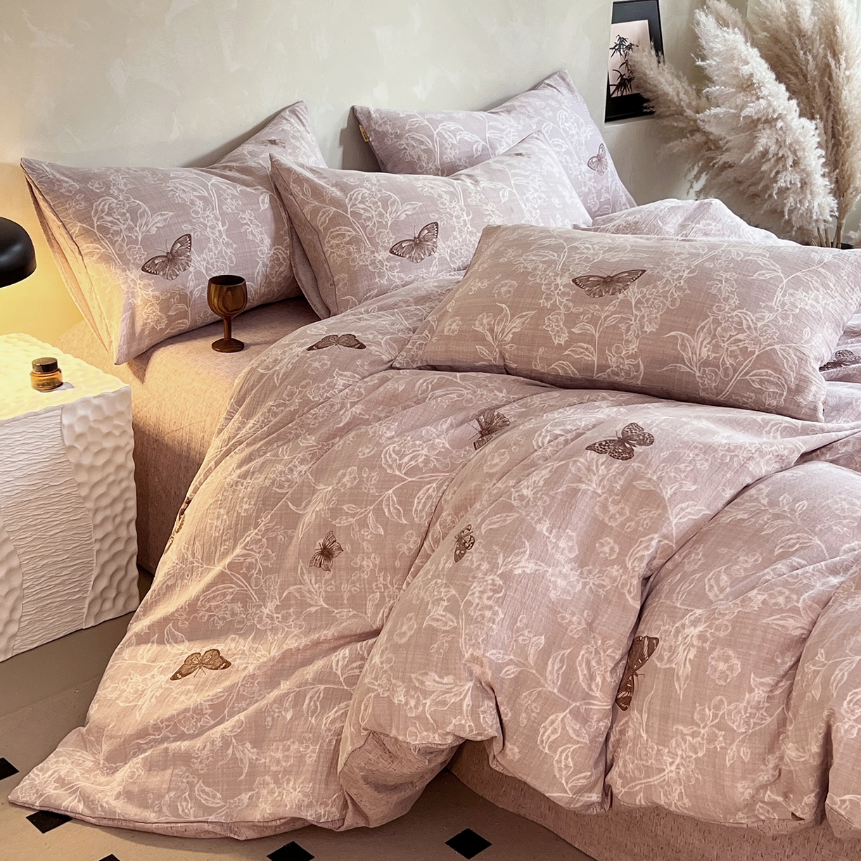 91家纺网 家纺一手货源 找家纺 灿哈家纺 2025新款复古风仿麻四件套 蝶舞