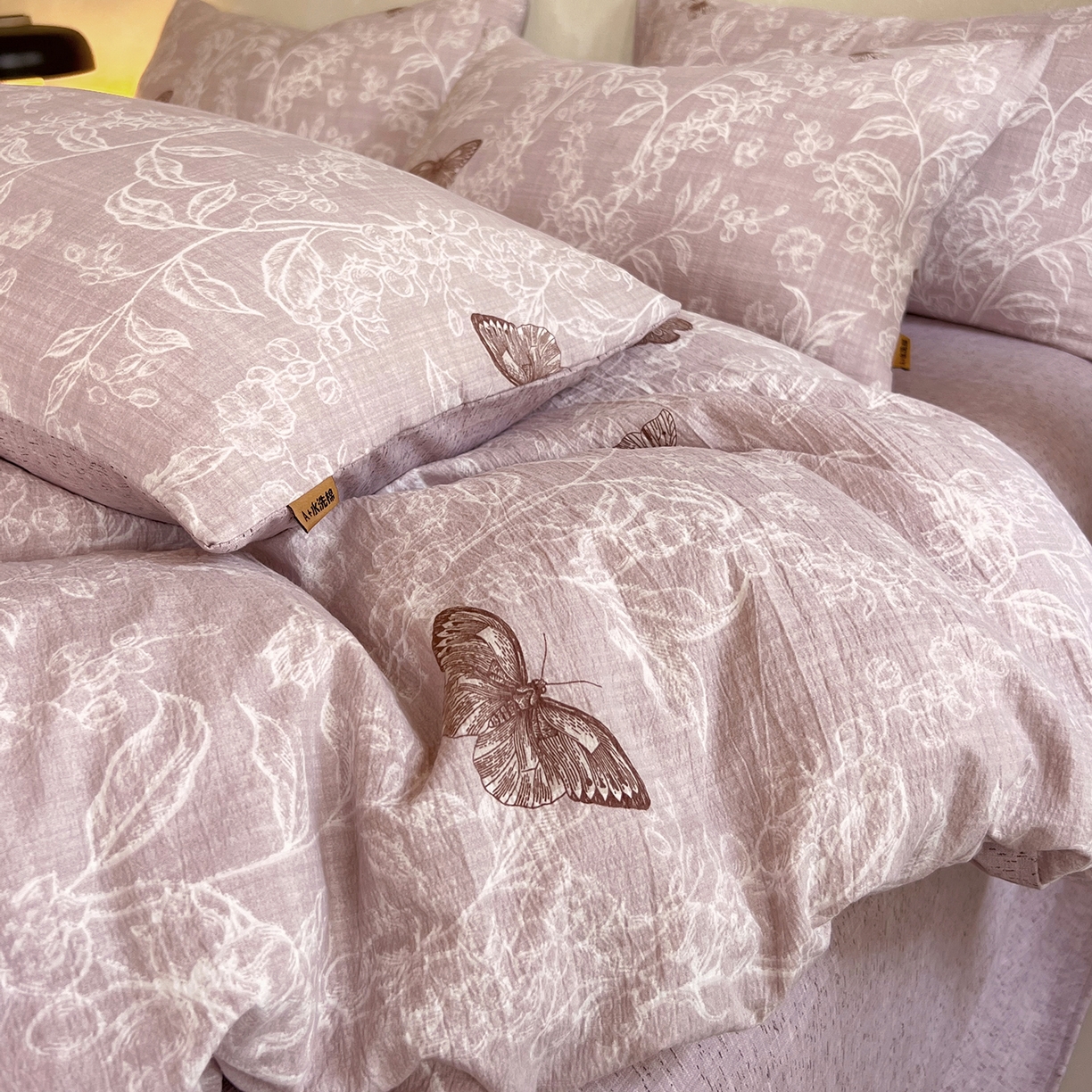 91家纺网 家纺一手货源 找家纺 灿哈家纺 2025新款复古风仿麻四件套 蝶舞