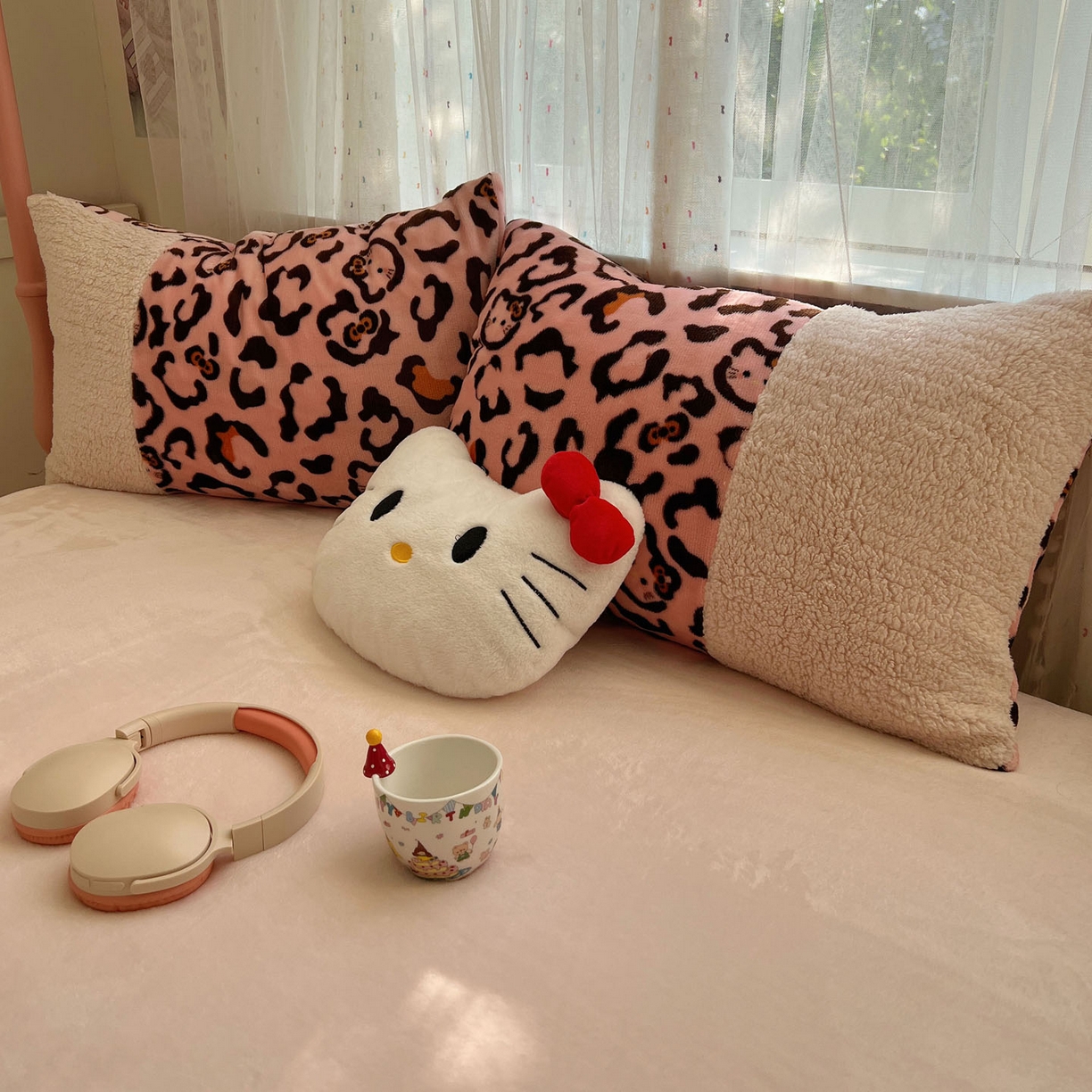 91家纺网 家纺一手货源 找家纺 顾里家纺 2025新款卡通豹纹喵羊羔拼接牛奶绒四件套 粉豹纹