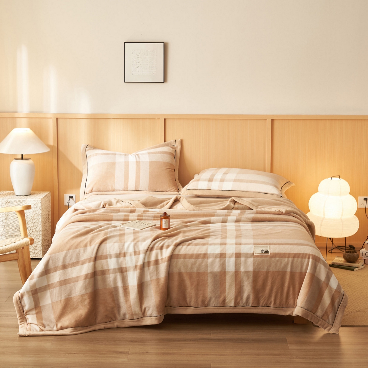 91家纺网 家纺一手货源 找家纺 寐绸家纺 2025新款230g无印风牛奶绒功能毯 大咖格