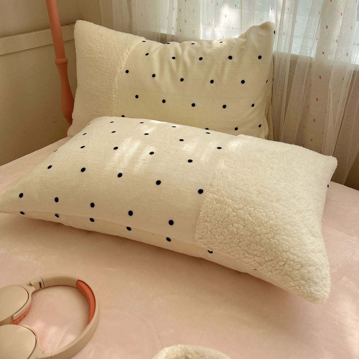 91家纺网 家纺一手货源 找家纺 顾里家纺 2025新款波点羊羔拼接牛奶绒四件套小波点 白波点