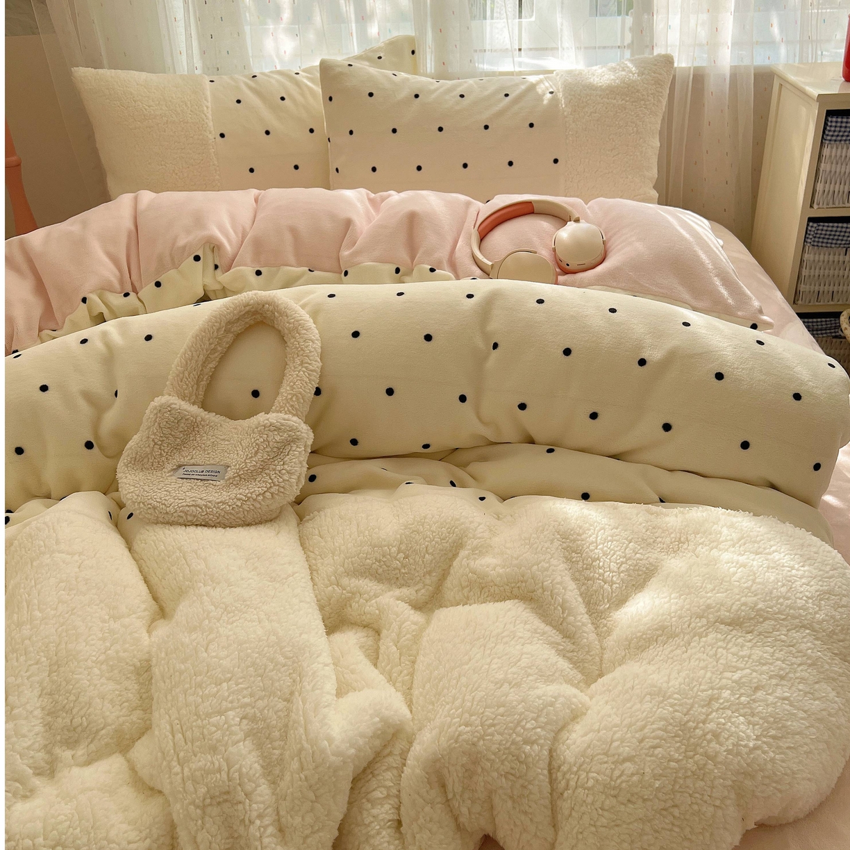 顾里家纺 2025新款波点羊羔拼接牛奶绒四件套小波点 白波点