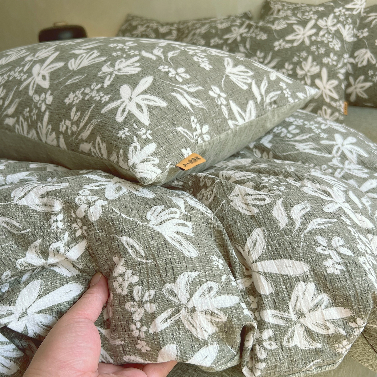 91家纺网 家纺一手货源 找家纺 灿哈家纺 2025新款复古风仿麻四件套 绿茵