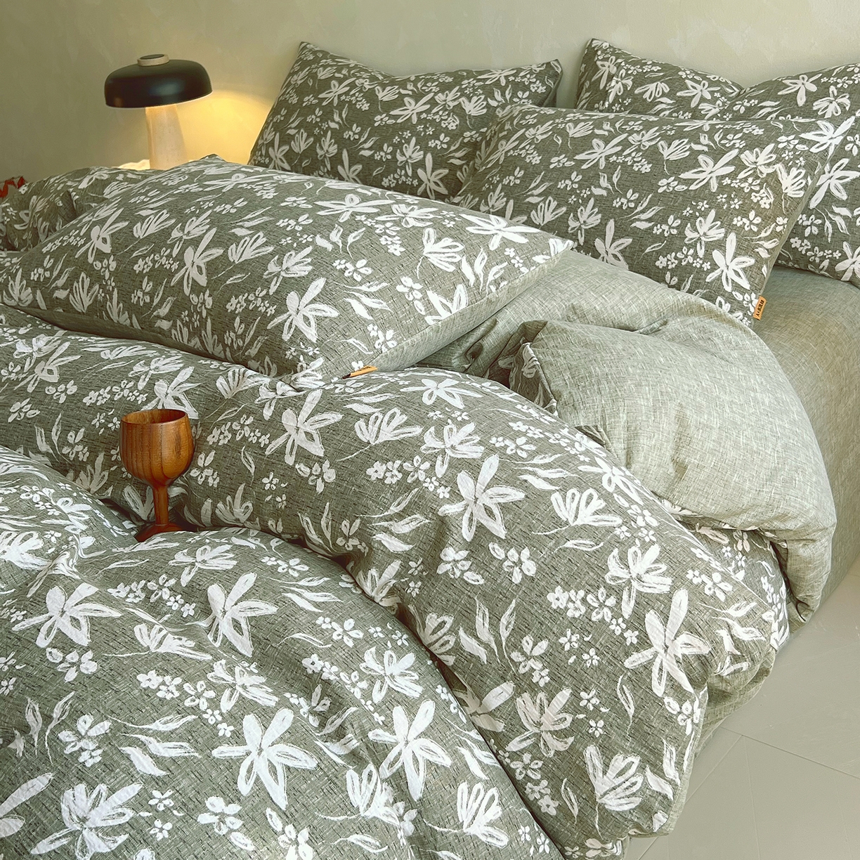 91家纺网 家纺一手货源 找家纺 灿哈家纺 2025新款复古风仿麻四件套 绿茵