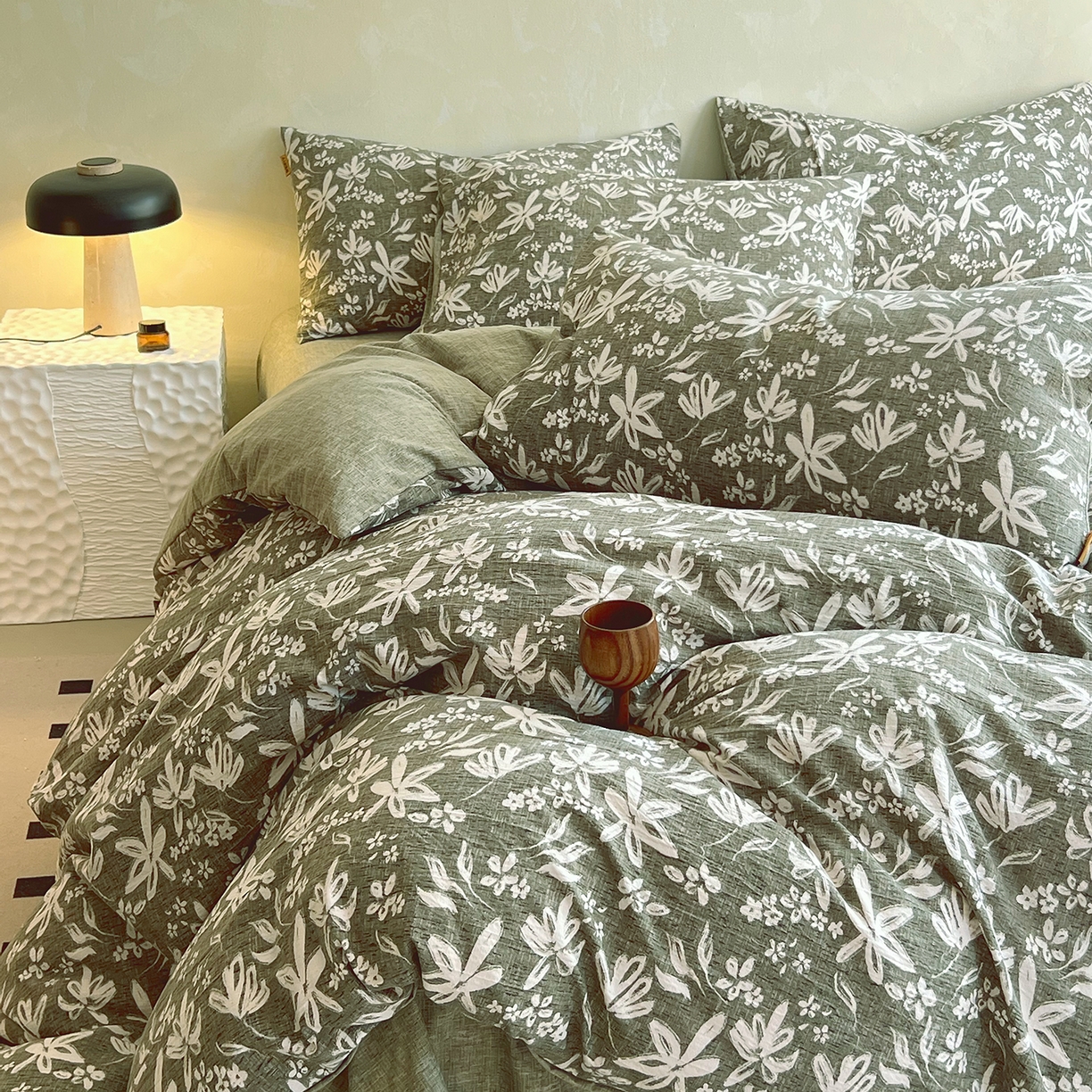 91家纺网 家纺一手货源 找家纺 灿哈家纺 2025新款复古风仿麻四件套 绿茵