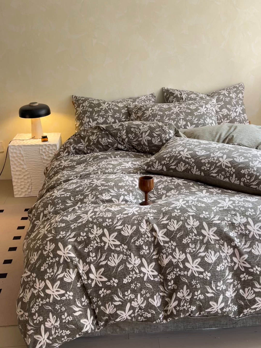 91家纺网 家纺一手货源 找家纺 灿哈家纺 2025新款复古风仿麻四件套 绿茵