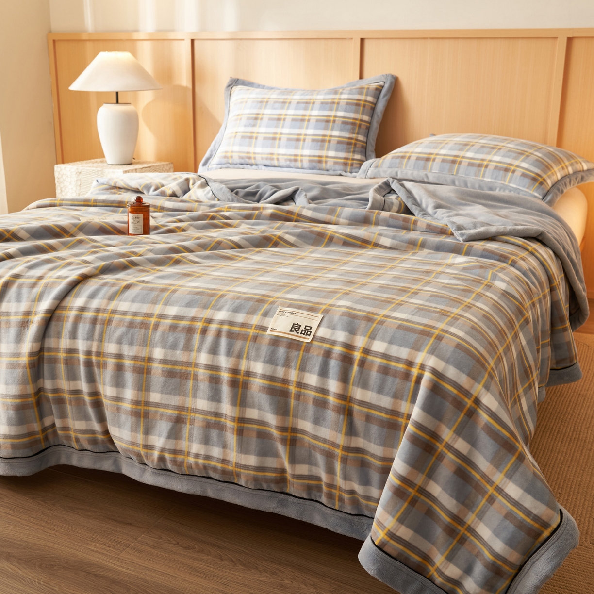 91家纺网 家纺一手货源 找家纺 寐绸家纺 2025新款230g无印风牛奶绒功能毯 莫妮卡