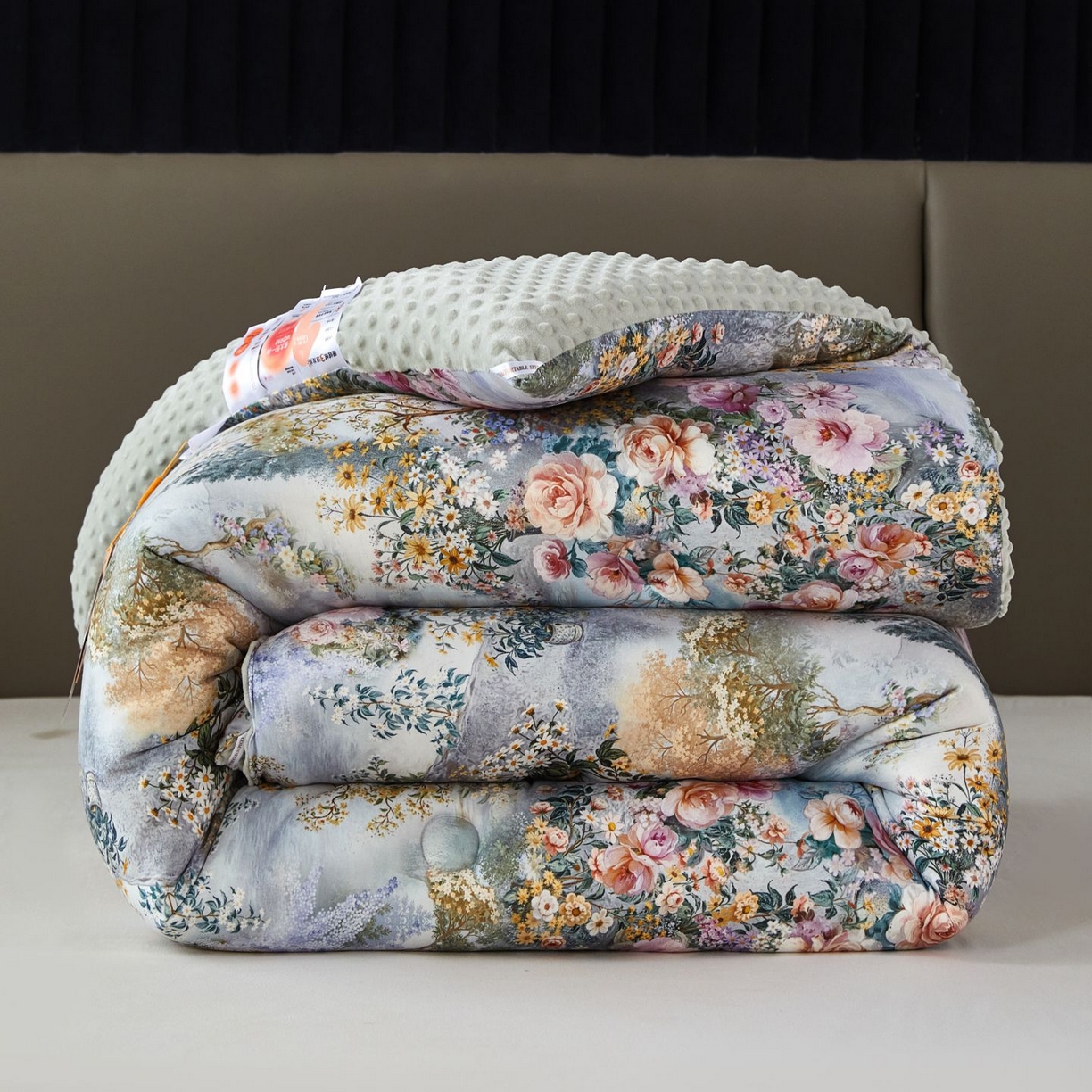 91家纺网 家纺一手货源 找家纺 缔锦家纺 2025新款虫草针织养肤豆豆被被子被芯 浮光枝恋-绿