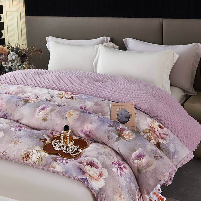 91家纺网 家纺一手货源 找家纺 缔锦家纺 2025新款虫草针织养肤豆豆被被子被芯 清醉-粉