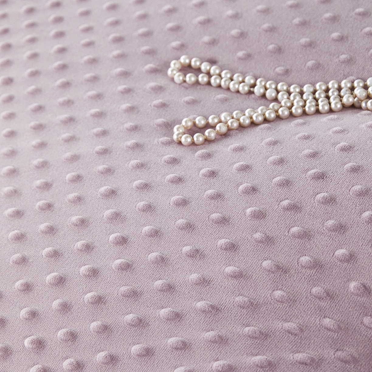 91家纺网 家纺一手货源 找家纺 缔锦家纺 2025新款虫草针织养肤豆豆被被子被芯 浮光枝恋