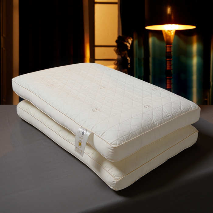 91家纺网 家纺一手货源 找家纺 （总）晚儿 2025新款全棉蚕丝蛋白护颈枕-蝶梦