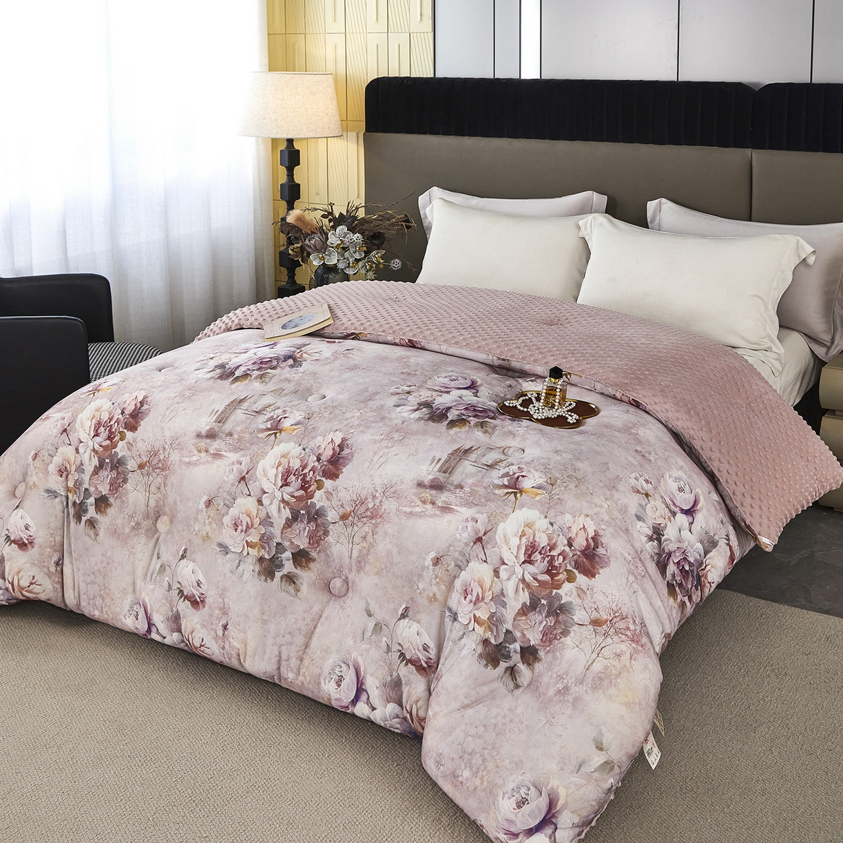 91家纺网 家纺一手货源 找家纺 缔锦家纺 2025新款虫草针织养肤豆豆被被子被芯 浪漫粉黛