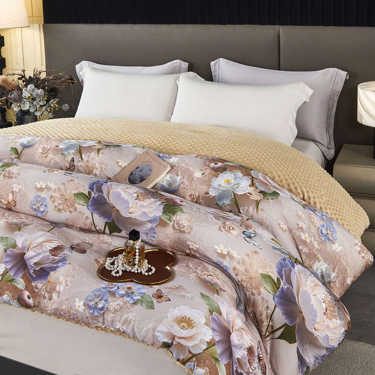 91家纺网 家纺一手货源 找家纺 缔锦家纺 2025新款虫草针织养肤豆豆被被子被芯 午后茶绘