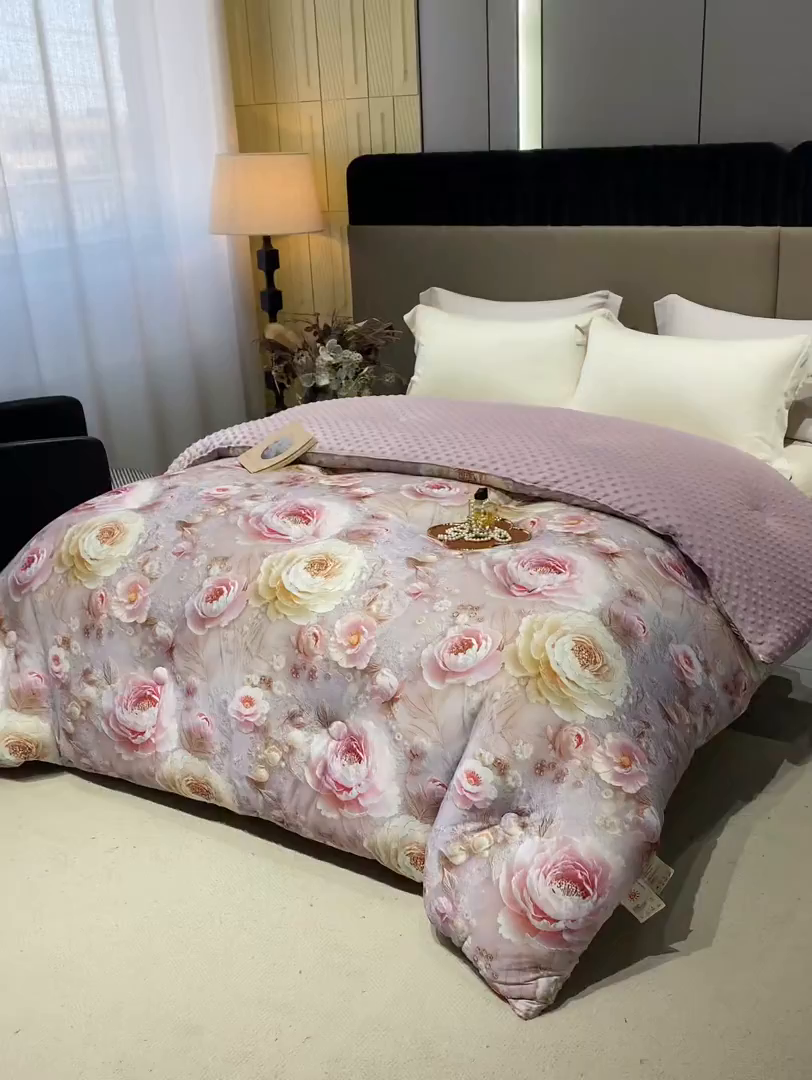 91家纺网 家纺一手货源 找家纺 缔锦家纺 2025新款虫草针织养肤豆豆被被子被芯 紫甜香缇