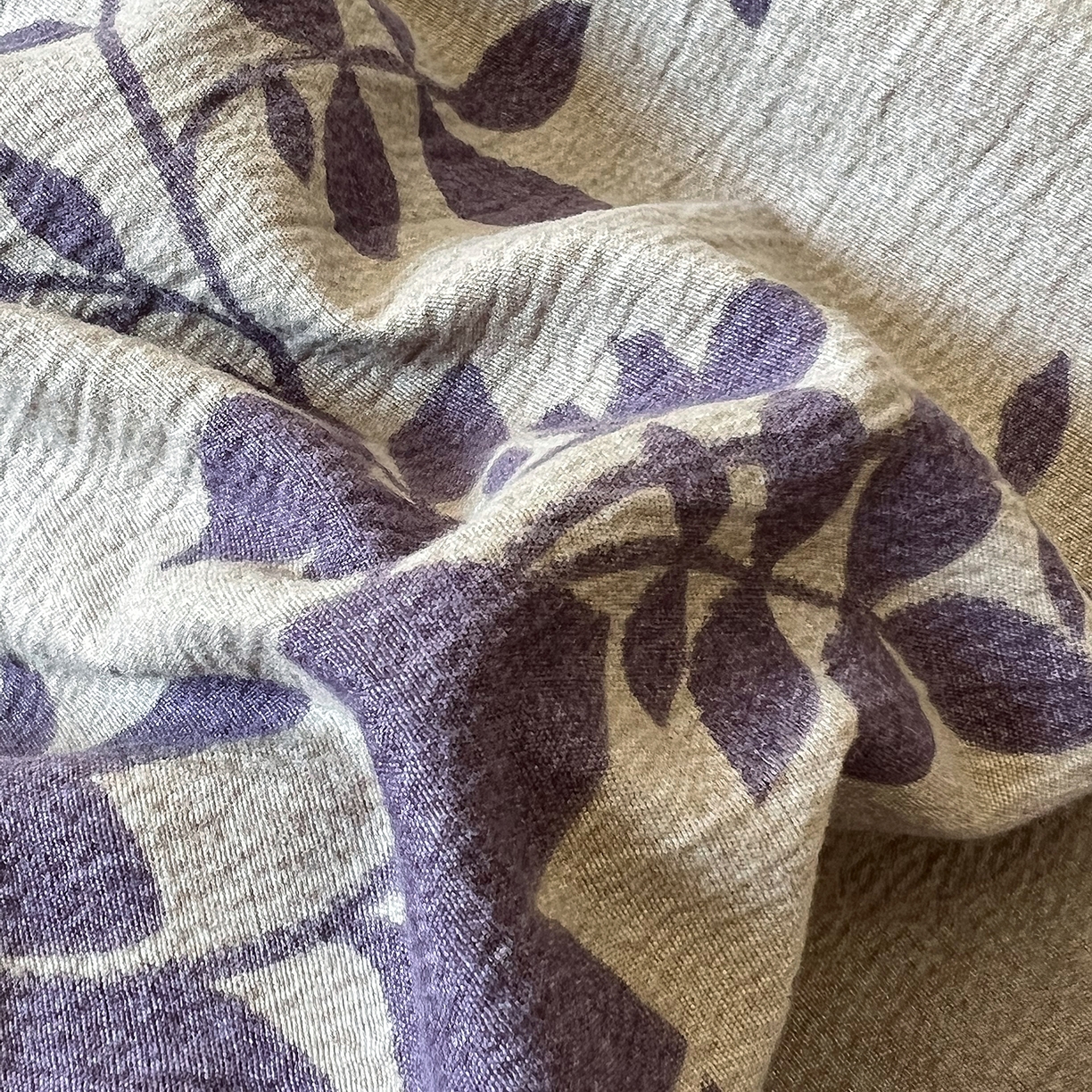 91家纺网 家纺一手货源 找家纺 灿哈家纺 2025新款复古风仿麻四件套 紫叶倾城