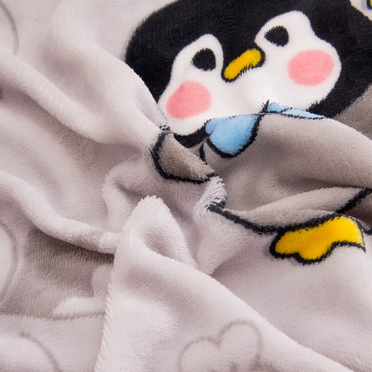 91家纺网 家纺一手货源 找家纺 萌宝家纺 2025新款加厚儿童牛奶绒被套幼儿园保暖三件套 小企鹅